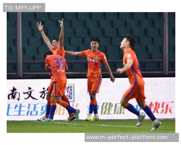 2012年中超精彩对决山东鲁能迎战北京国安激情四溢的足球盛宴